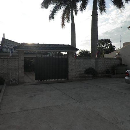 Hotel Las Residentas Luque Екстериор снимка