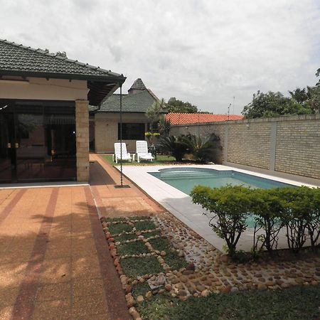 Hotel Las Residentas Luque Екстериор снимка